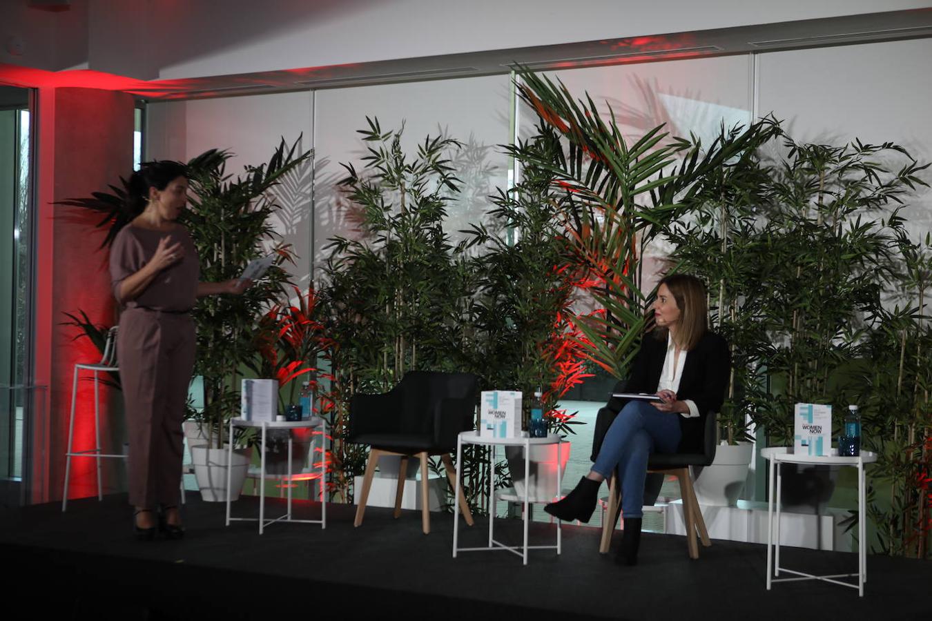 Concluye la ponencia «La vacuna que nos pondremos». 