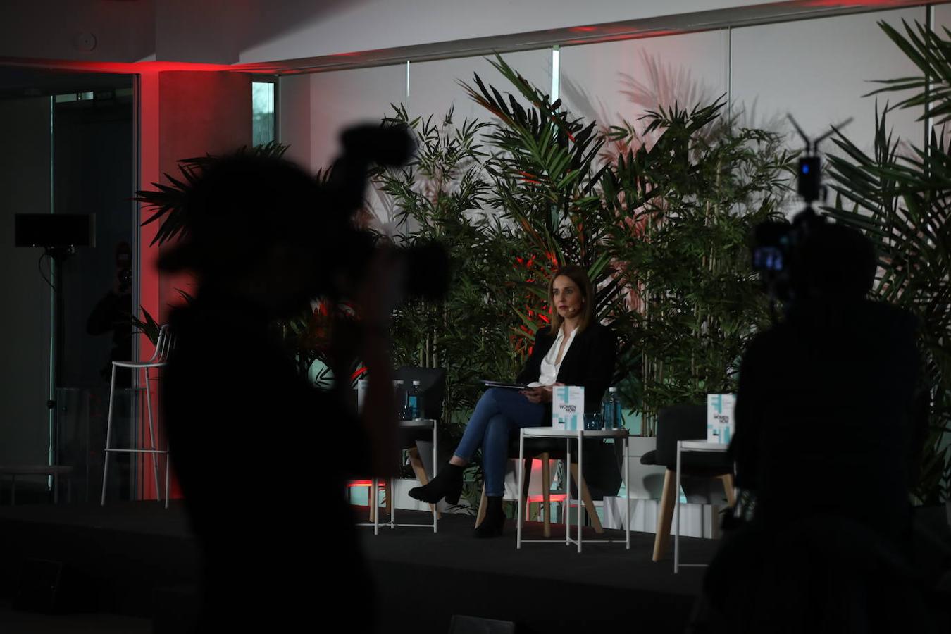 Ixone Díaz durante la intervención de Teresa Lambe. 