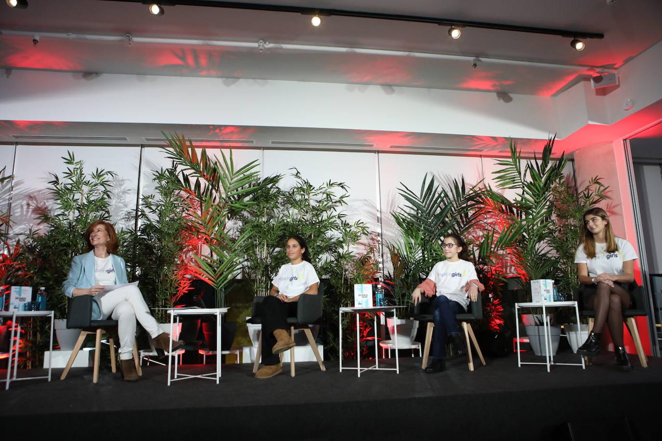 Comienza la ponencia: «Habla el futuro: las niñas sin límites de Inspiring Girls», con la colaboración de Vocento. 