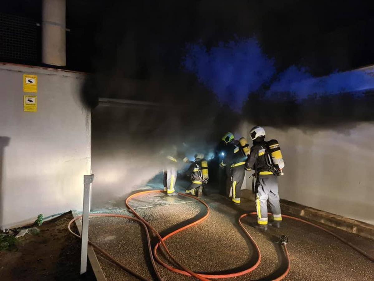 El incendio de la avenida de Francia, en imágenes