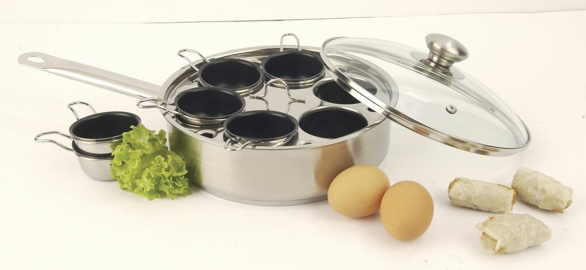 Para los 'cocinitas' que quieren probar cosas nuevas. Si buscas algo especial, este cazo gourmet de seis vasos de Zwilling permite elaborar recetasal vapor, huevos escalfados o Dim sums (aperitivos chinos). Una de las características principales de este cazo gourmet Demeyere es su base, formada por tres capas garantiza una cocción que ahorra energía.