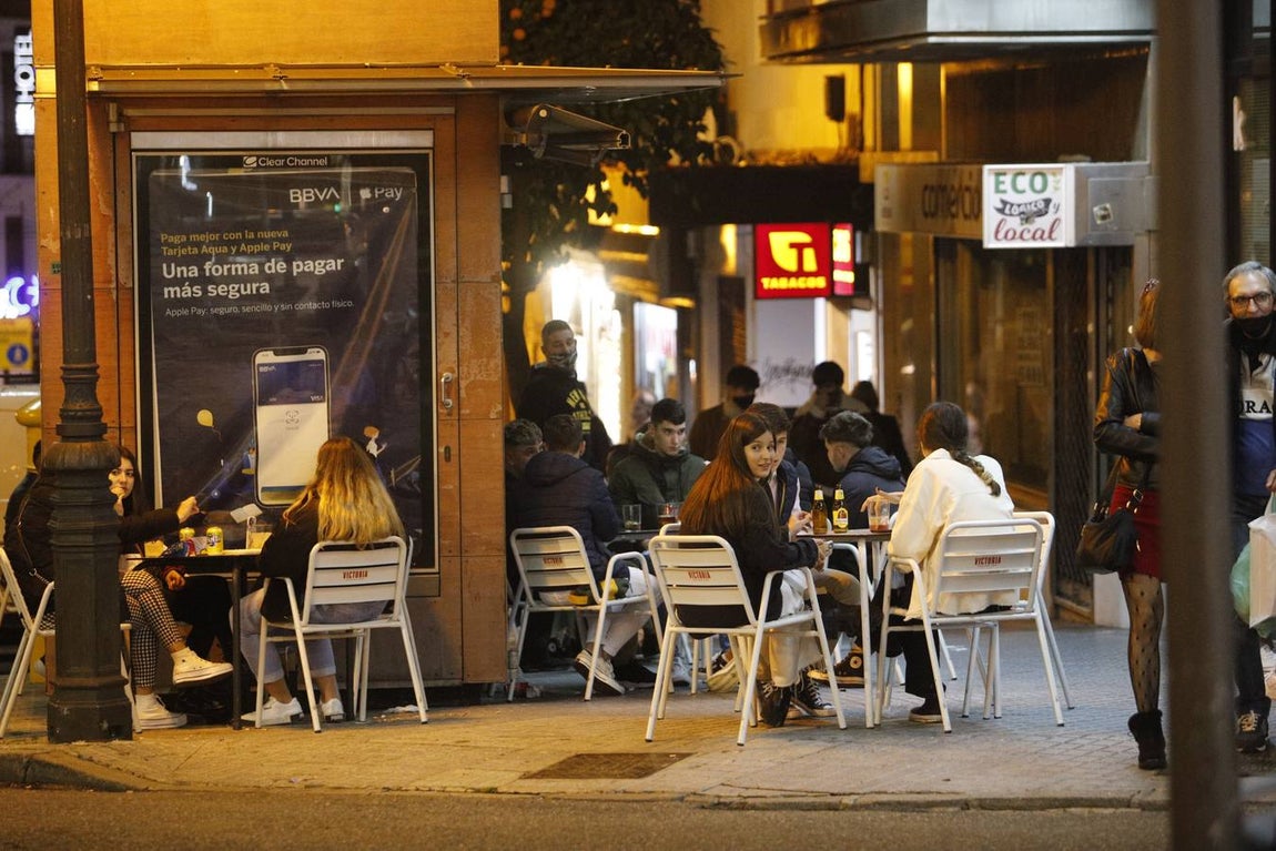 El ambiente de bares y calles en Córdoba con el nuevo horario
