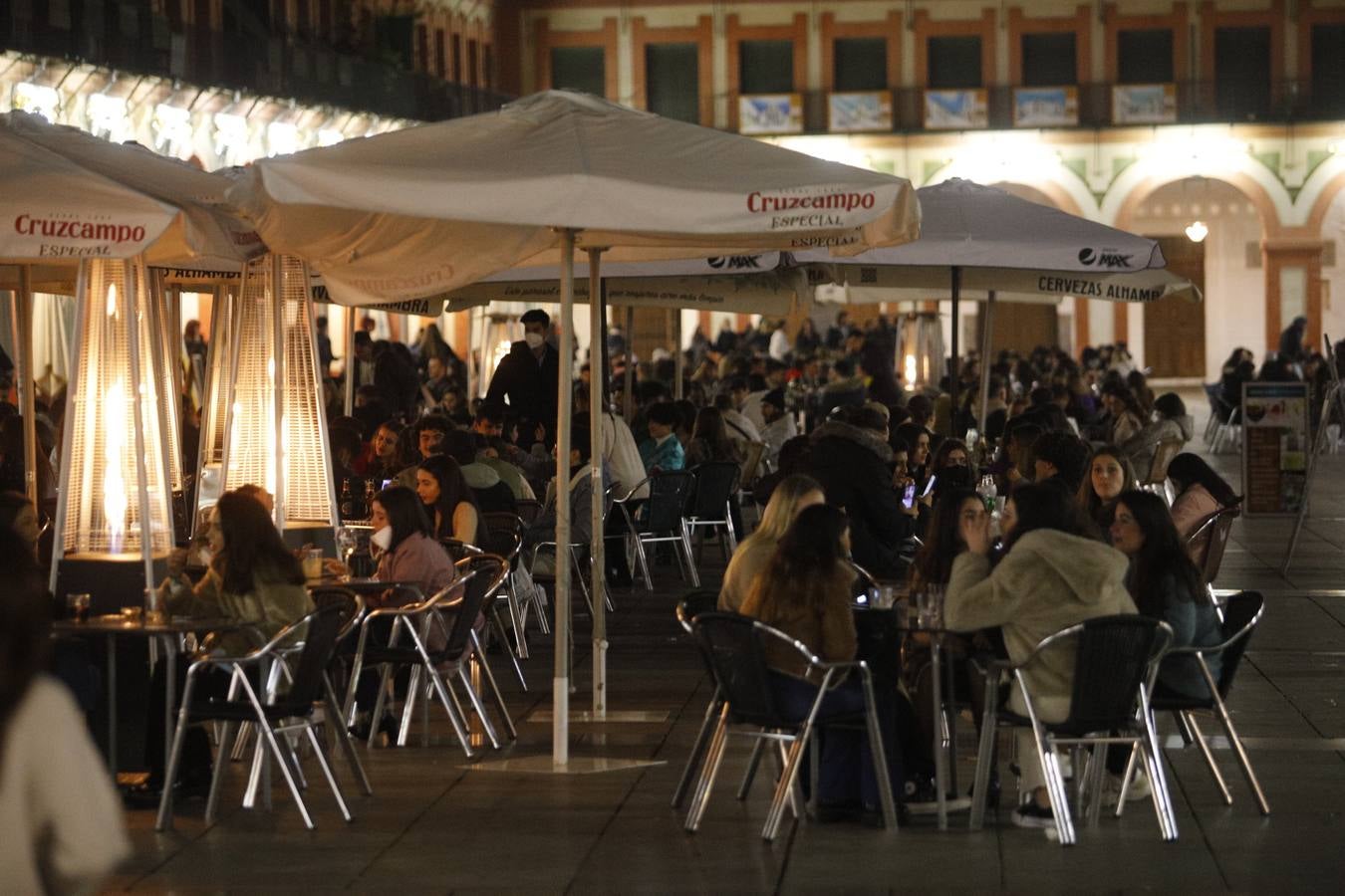 El ambiente de bares y calles en Córdoba con el nuevo horario