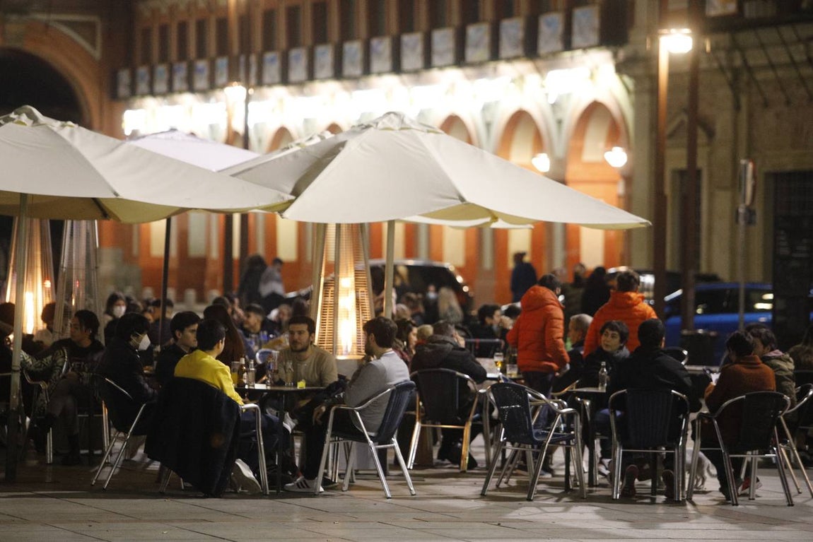 El ambiente de bares y calles en Córdoba con el nuevo horario