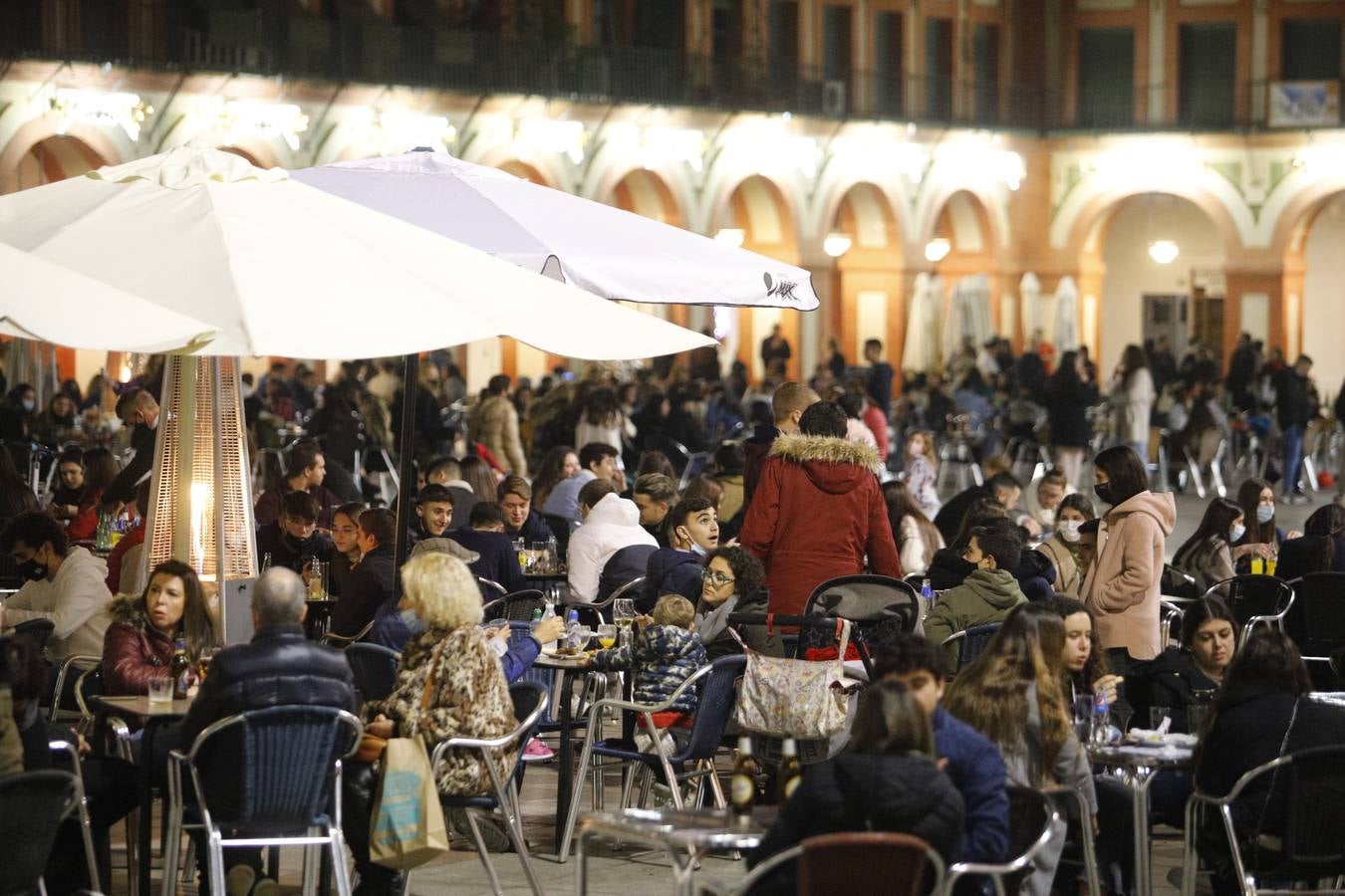 El ambiente de bares y calles en Córdoba con el nuevo horario