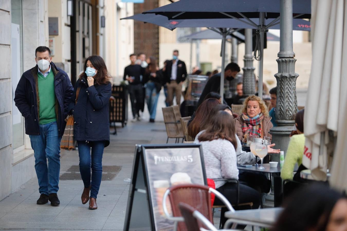 En imágenes, el ambiente en las calles de Córdoba primer día de desescalada navideña