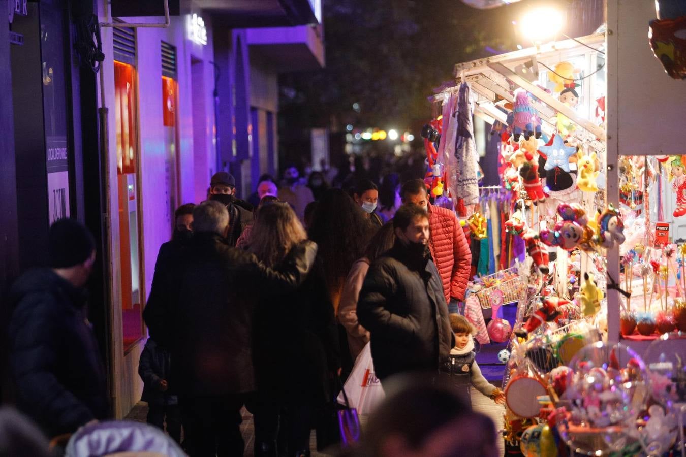 En imágenes, el ambiente en las calles de Córdoba primer día de desescalada navideña