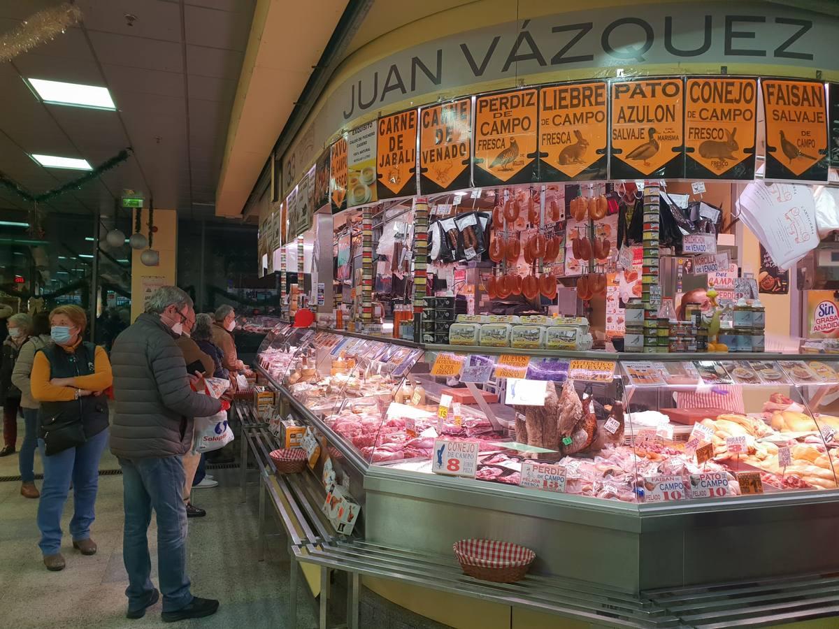 Los mercados de abasto de Sevilla resucitan en el año del coronavirus