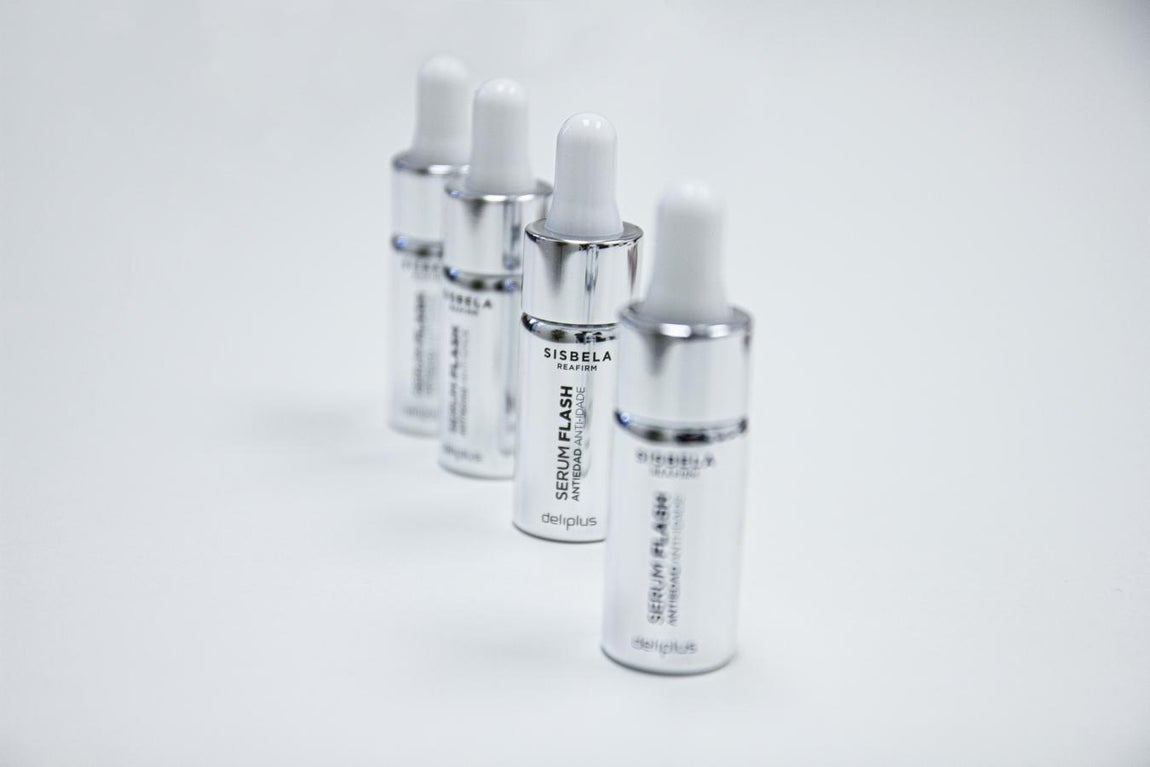 Para cuidar el rostro. Este serum de Sisbela con vitamina C está asociado a un potente complejo antioxidante que, junto al silicio orgánico, actúa de forma eficaz contra los signos del envejecimiento. Su alta concentración de principios activos y su textura más ligera logra alcanzar las capas más profundas de la piel.