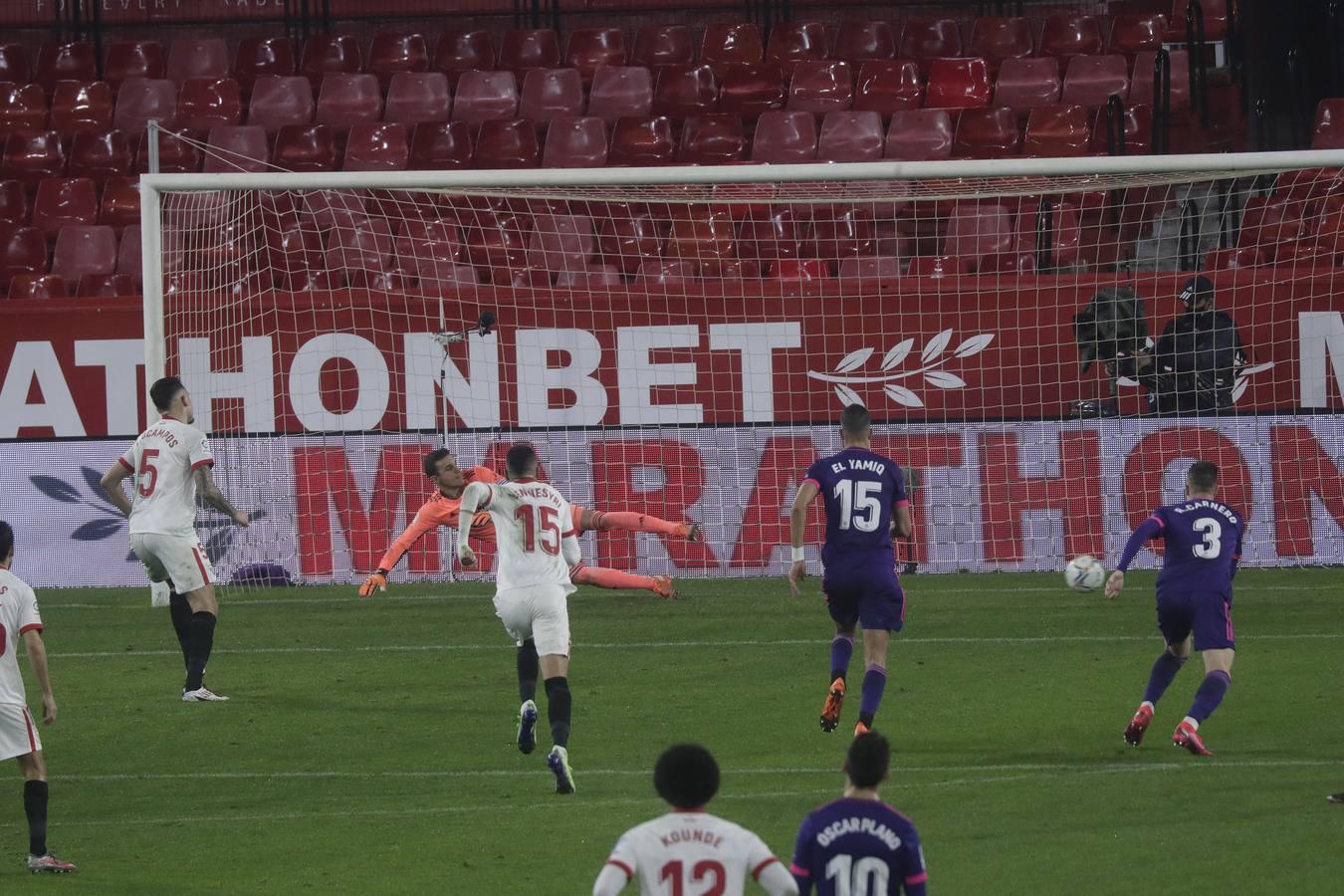 En imágenes, el partido entre el Sevilla F.C. y el Valladolid