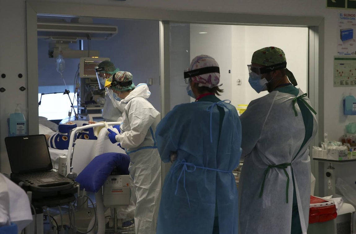 Durante la formación, los «alumnos» conocen casos reales. 