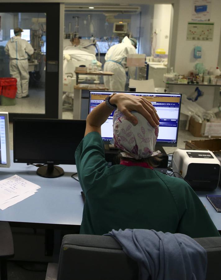 La UCI del Hospital Puerta de Hierro es una de las que forma a sus enfermeras para tratar el Covid. 