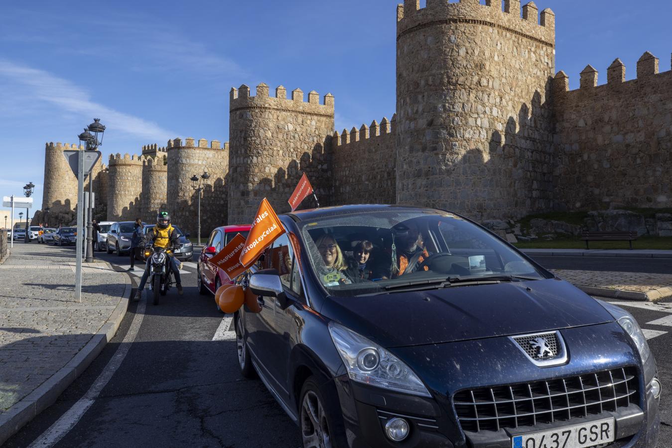 Más coches en Ávila. 