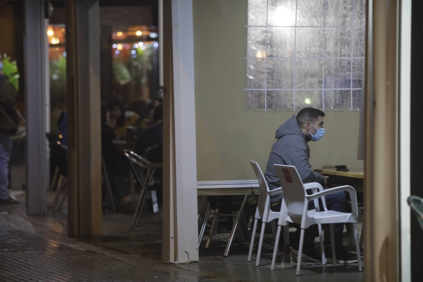 Ambiente en las terrazas y bares de Cádiz tras la modificación de las medidas restrictivas