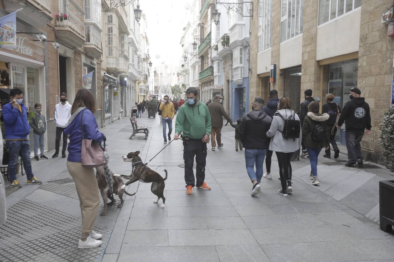 Ambiente en las terrazas y bares de Cádiz tras la modificación de las medidas restrictivas