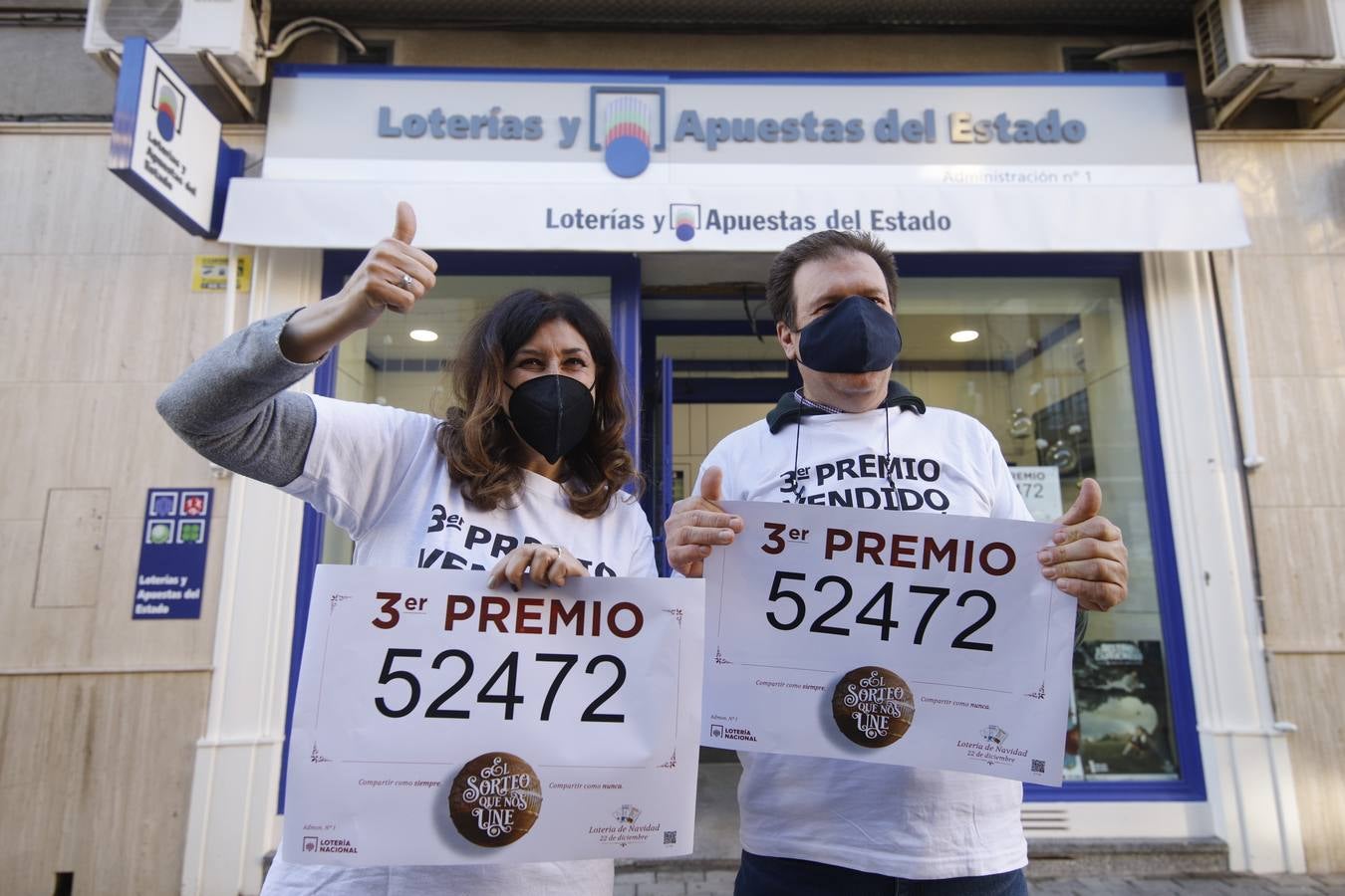 El tercer premio de la Lotería de Navidad 2020 en Peñarroya, en imágenes