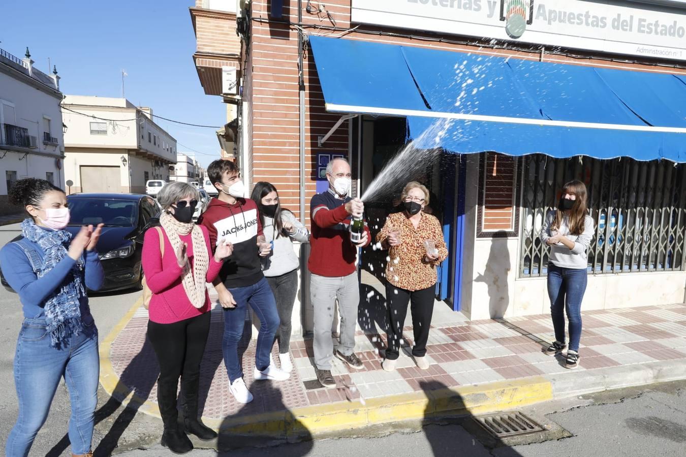 Alegría en Isla Mayor por el segundo premio de la Lotería de Navidad 2020