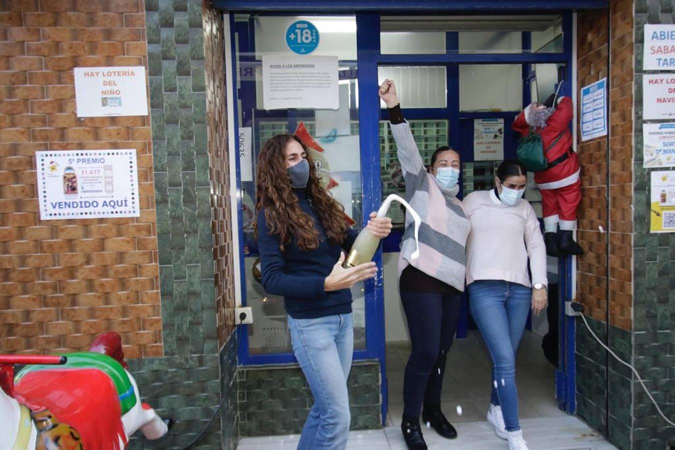 La suerte toca a Dos Hermanas gracias al último quinto premio de la Lotería de Navidad 2020