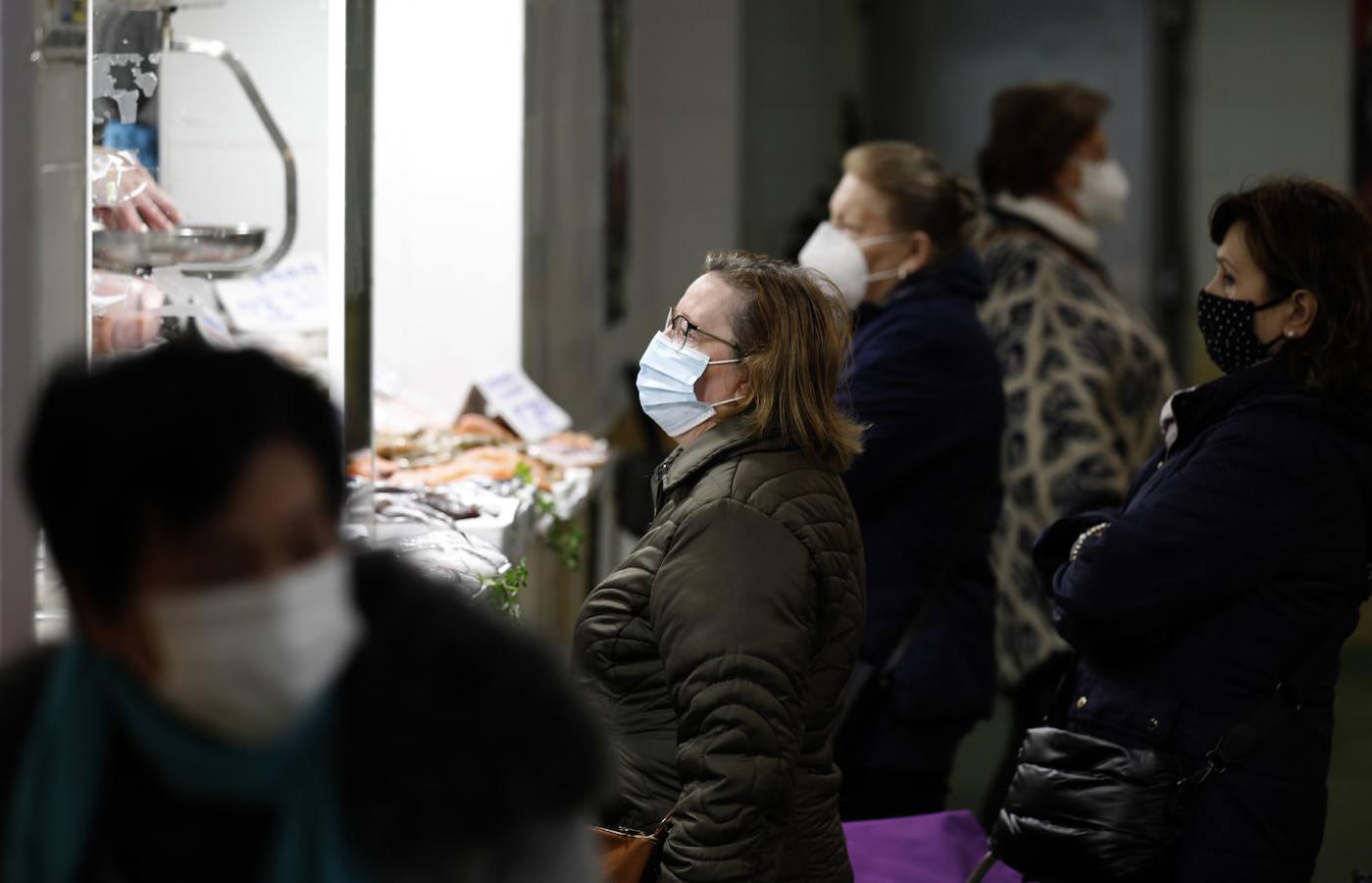 En imágenes, las compras de Navidad en los mercados de Córdoba