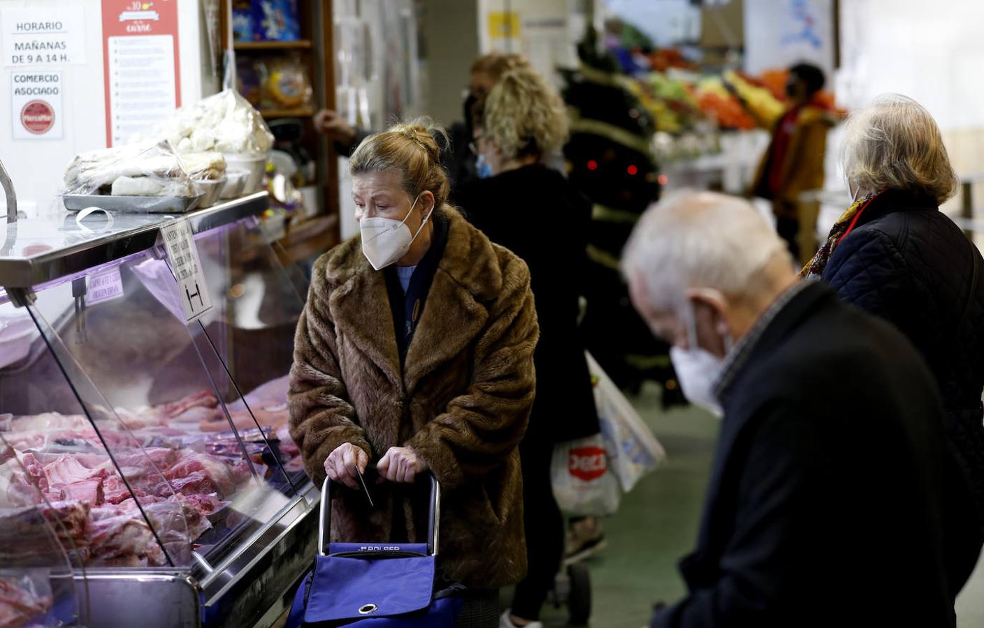 En imágenes, las compras de Navidad en los mercados de Córdoba