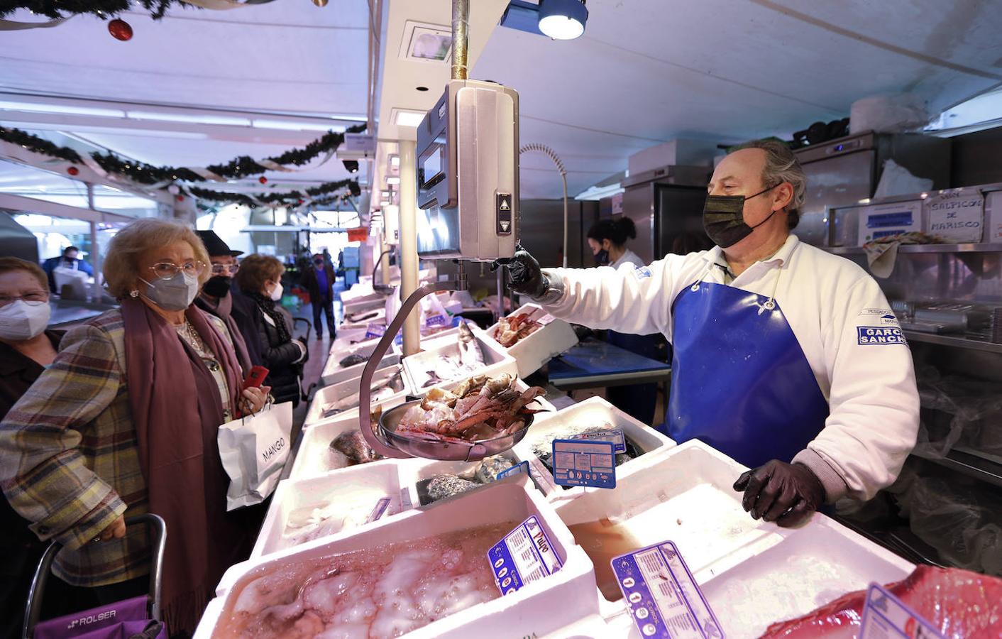 En imágenes, las compras de Navidad en los mercados de Córdoba