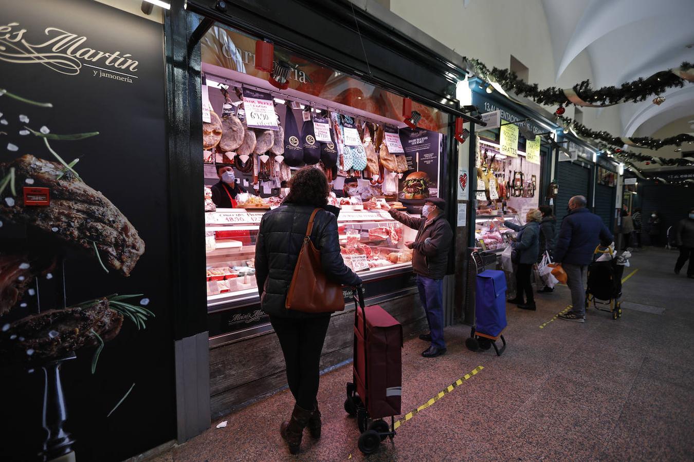 En imágenes, las compras de Navidad en los mercados de Córdoba