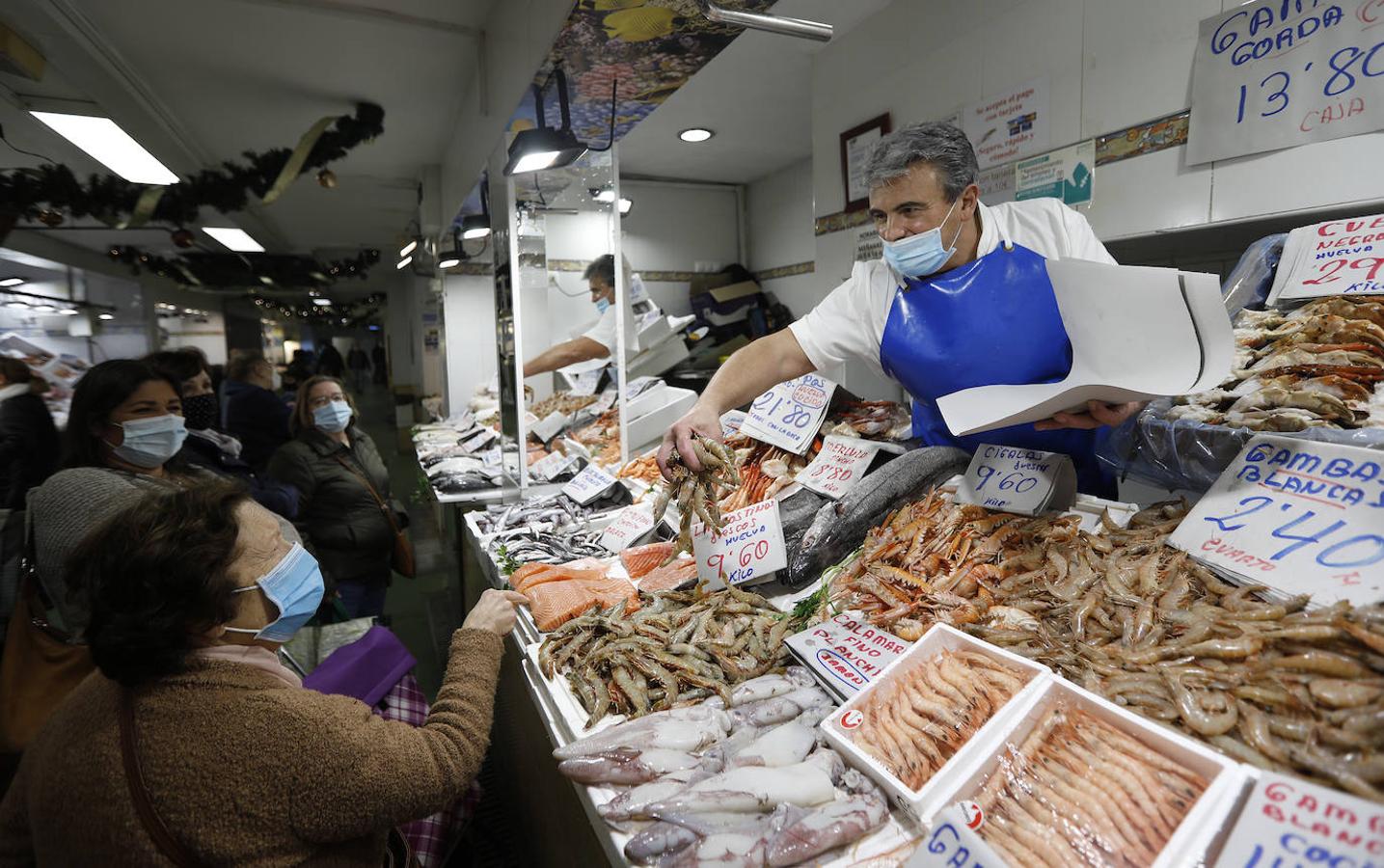 En imágenes, las compras de Navidad en los mercados de Córdoba