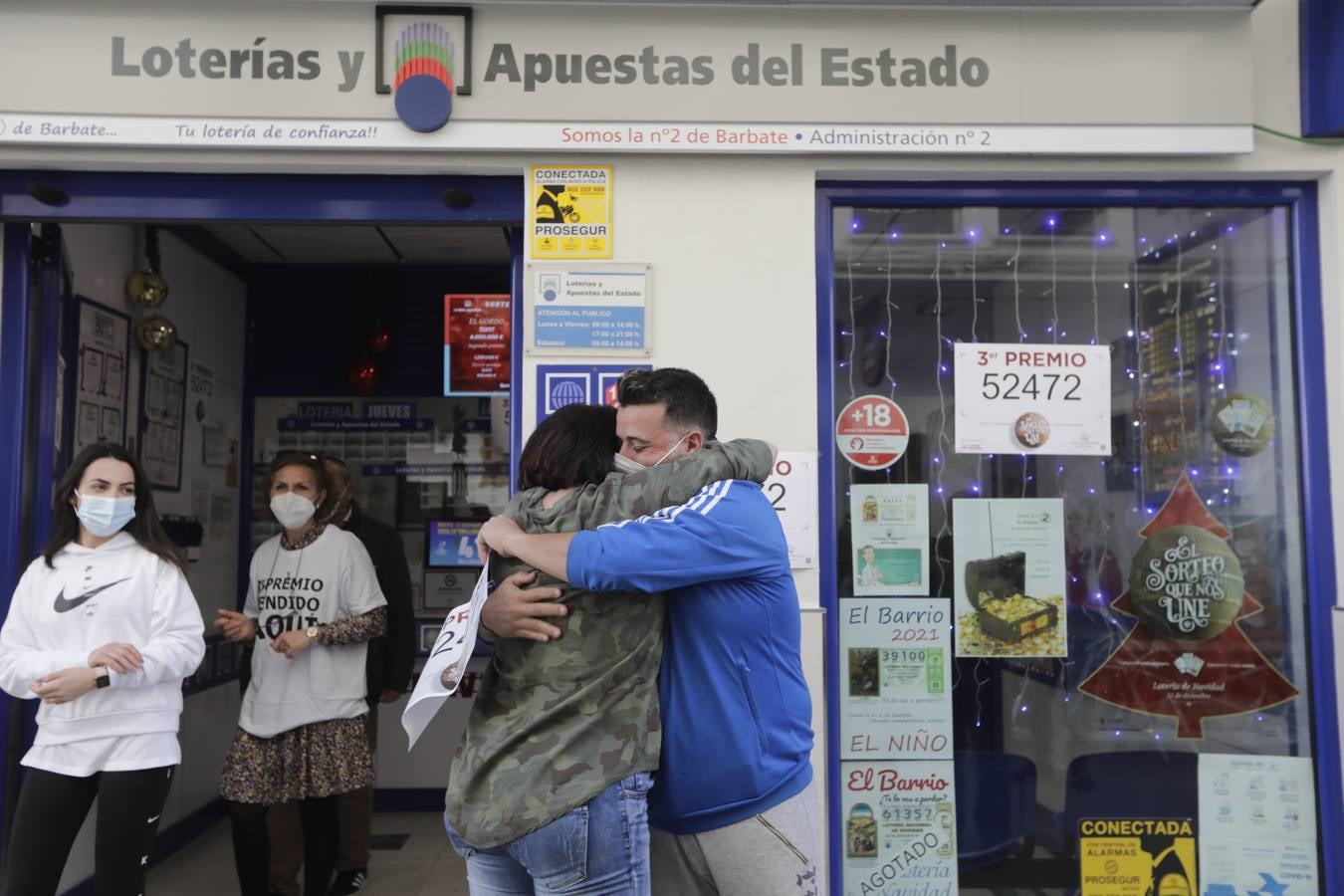 Fotos: La alegría de Barbate por el Tercer Premio de la Lotería de Navidad