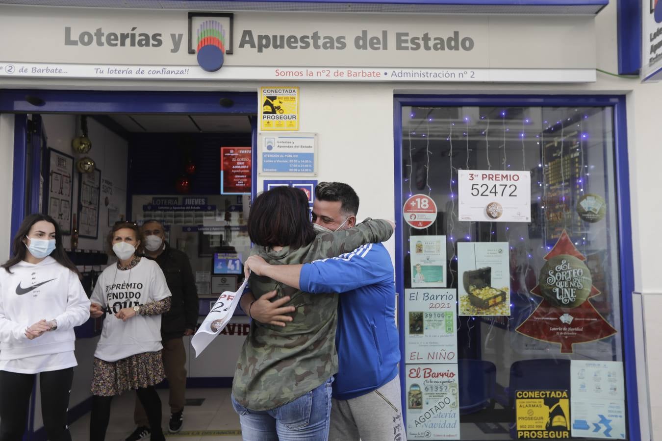 Fotos: La alegría de Barbate por el Tercer Premio de la Lotería de Navidad