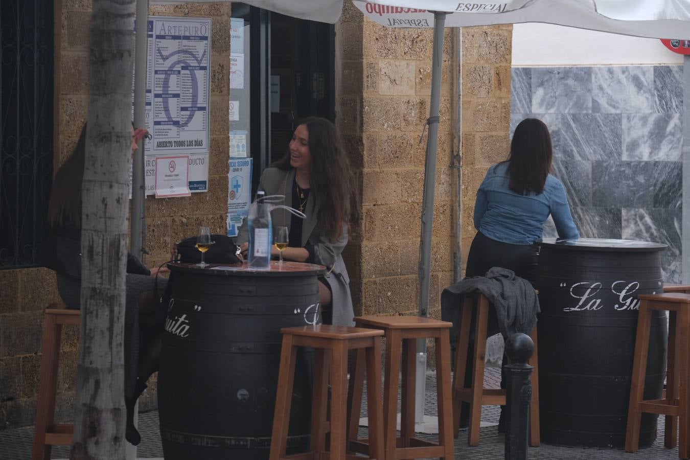 Ambiente en Cádiz las horas previas a la Nochebuena del coronavirus