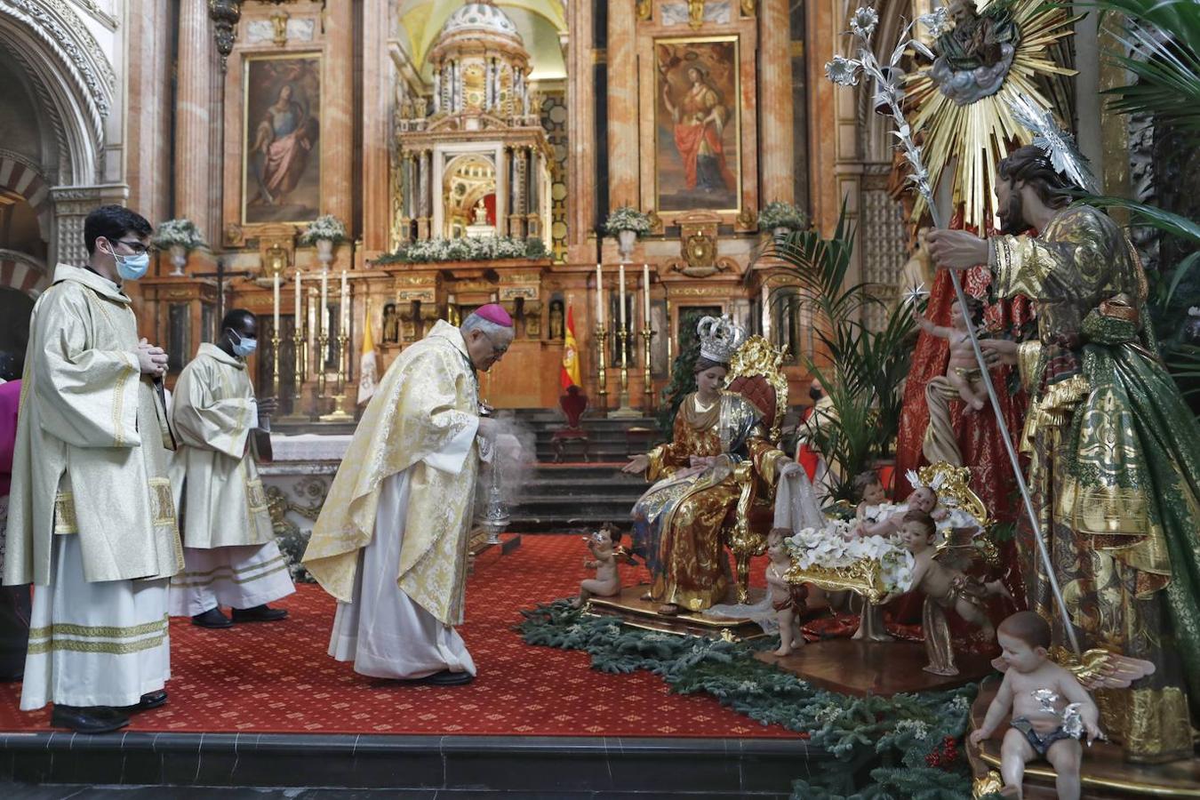 La Misa de Navidad en la Santa Catedral de Córdoba, en imágenes