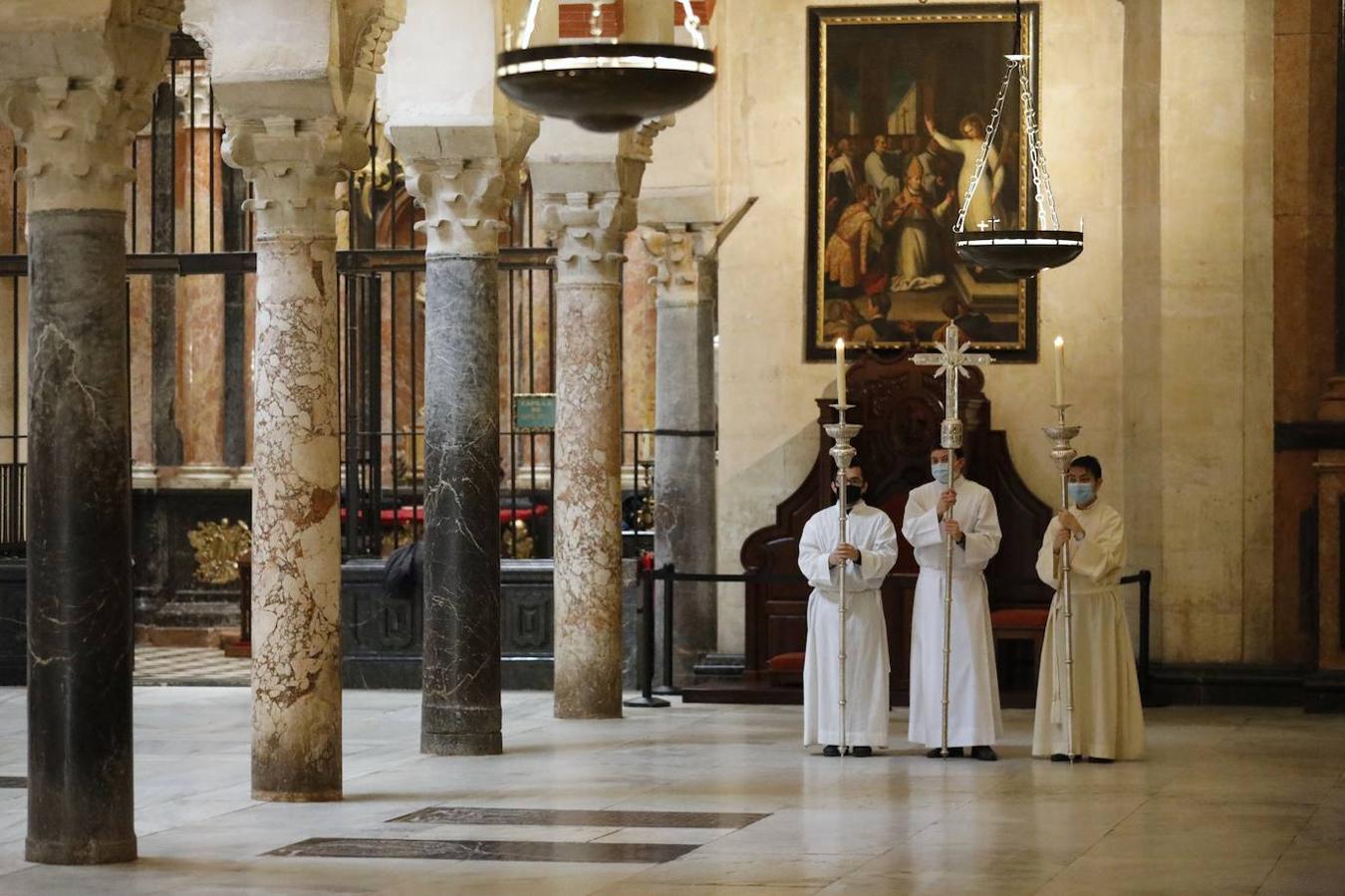 La Misa de Navidad en la Santa Catedral de Córdoba, en imágenes