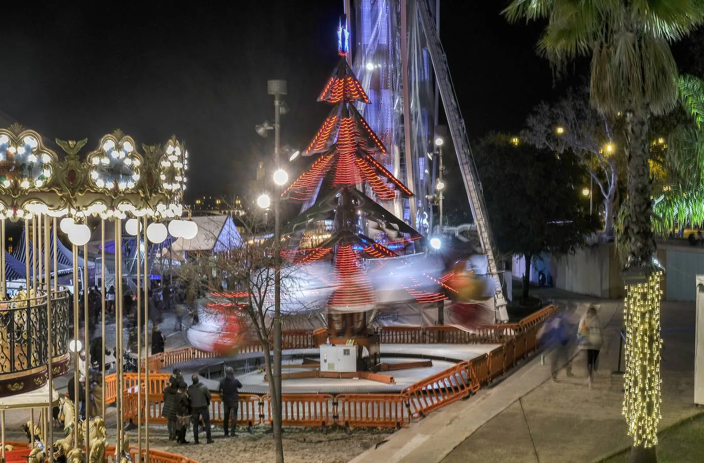 Atracciones instaladas en el Muelle de las Delicias  y la Plaza de la Encarnación