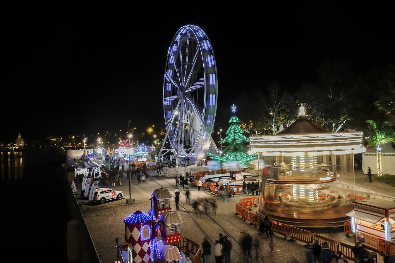 Atracciones instaladas en el Muelle de las Delicias  y la Plaza de la Encarnación