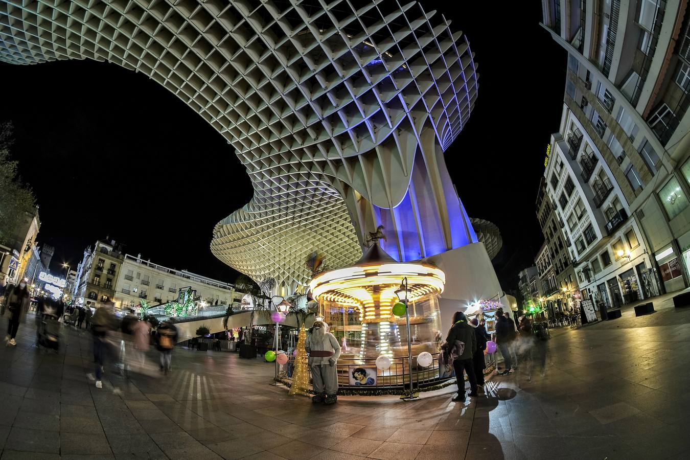 Atracciones instaladas en el Muelle de las Delicias  y la Plaza de la Encarnación