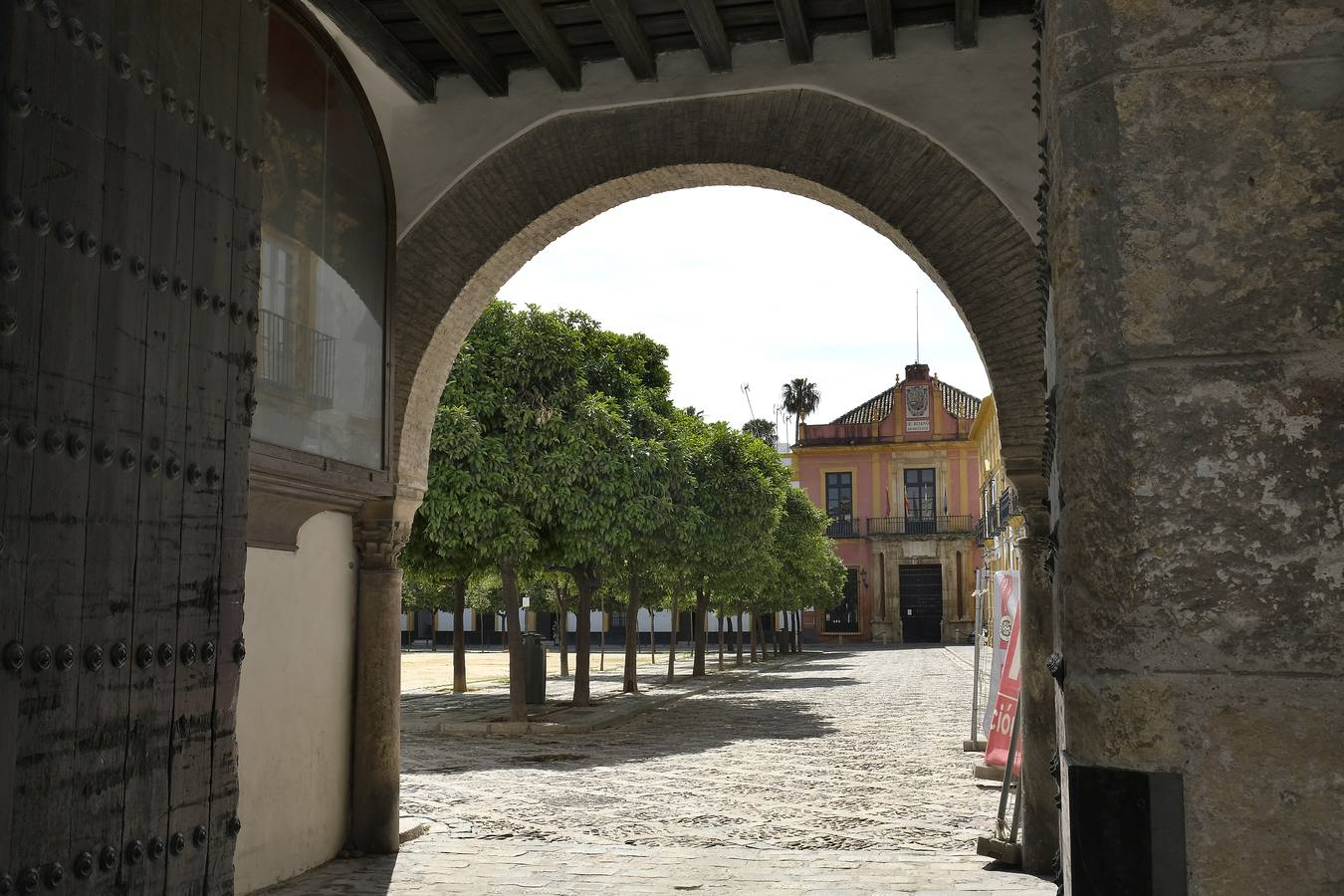 Monumentos de la ciudad completamente vacíos durante el estado de alarma