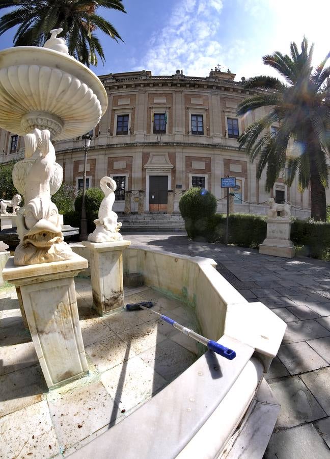 Monumentos de la ciudad completamente vacíos durante el estado de alarma