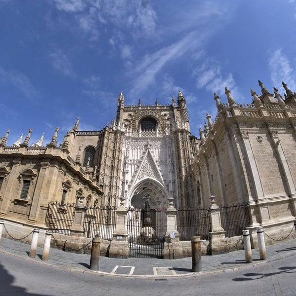 2020 en imágenes: Los monumentos de Sevilla vacíos por el coronavirus