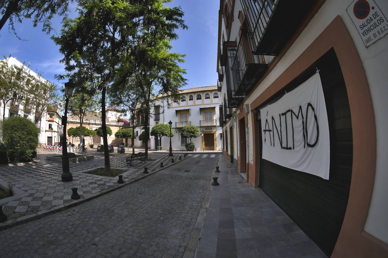 Monumentos de la ciudad completamente vacíos durante el estado de alarma