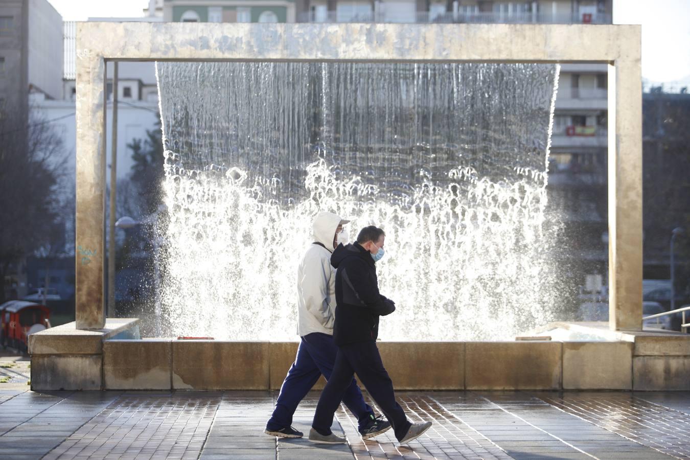 El frío invernal en las calles de Córdoba, en imágenes