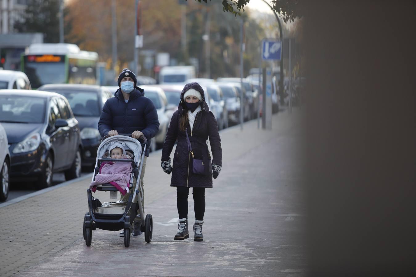 El frío invernal en las calles de Córdoba, en imágenes