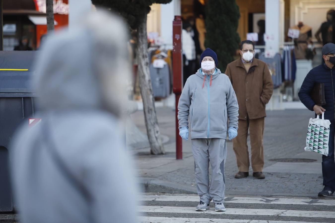 El frío invernal en las calles de Córdoba, en imágenes