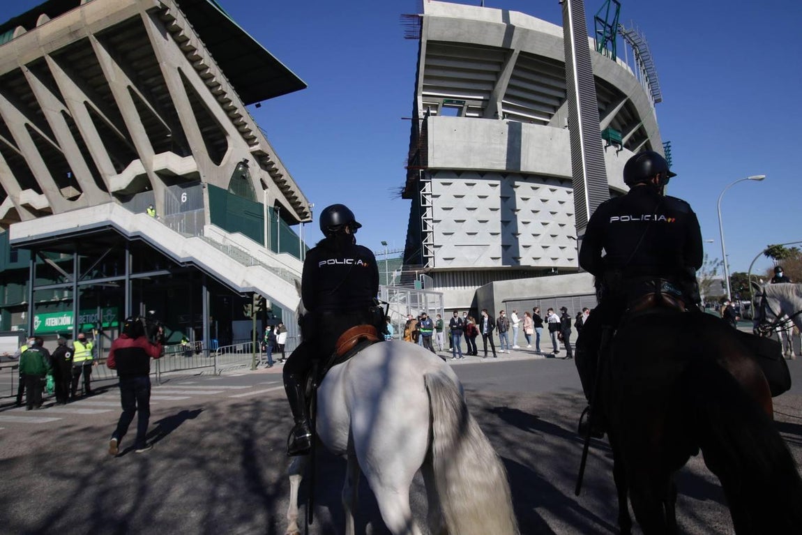 Ambiente de un derbi marcado por el coronavirus