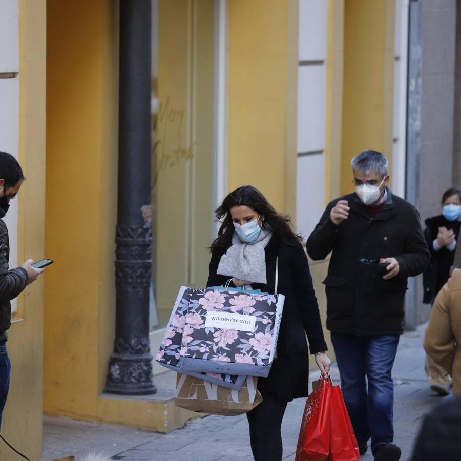 El ambiente de compras en el Centro y Santa Rosa, en imágenes