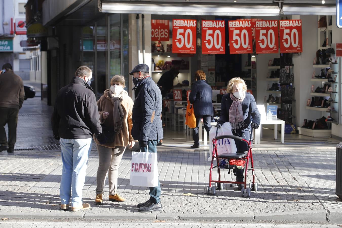 El ambiente de compras en el Centro y Santa Rosa, en imágenes