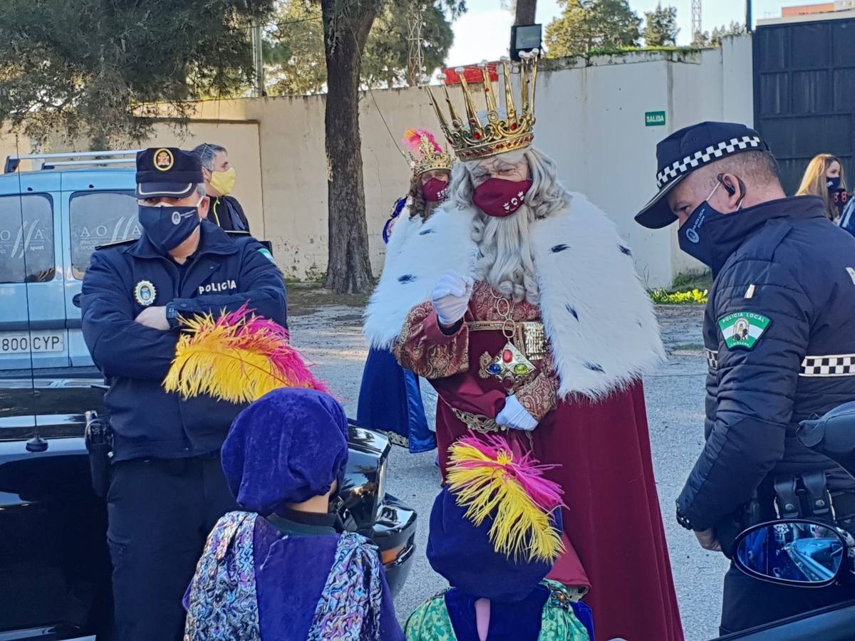 FOTOS Los Reyes Magos recorren las calles de Chiclana en 2021