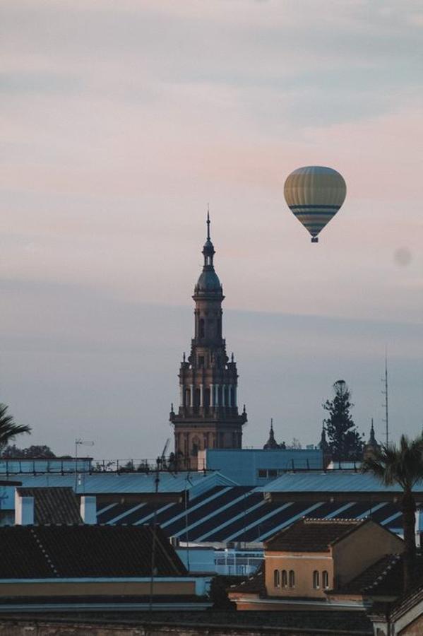 #ReyesMagosABC: Así han vivido los lectores de ABC la llegada de los Reyes Magos a Sevilla en globo