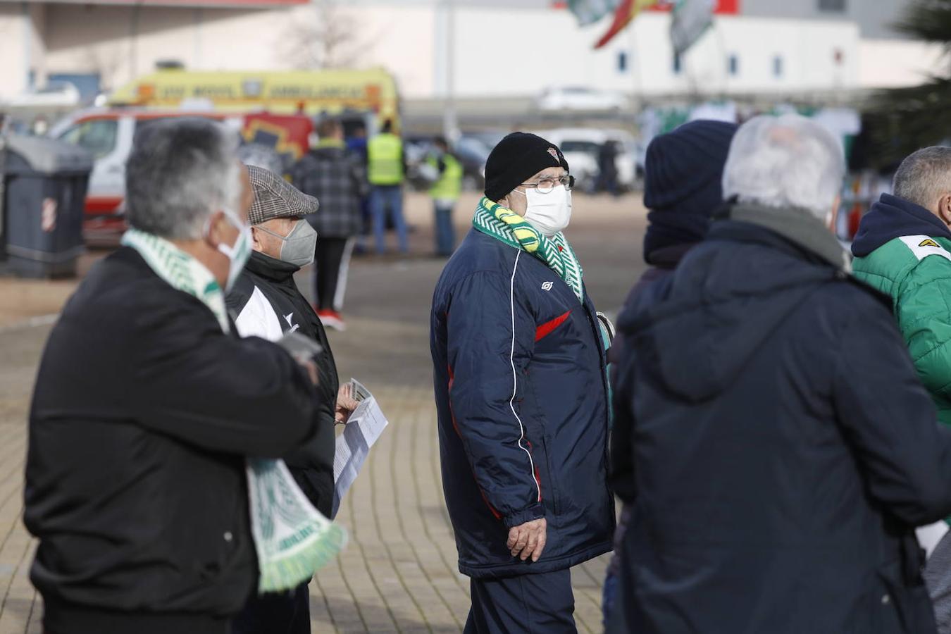 El ambientazo con 2.500 espectadores en la grada en el Córdoba CF - Getafe