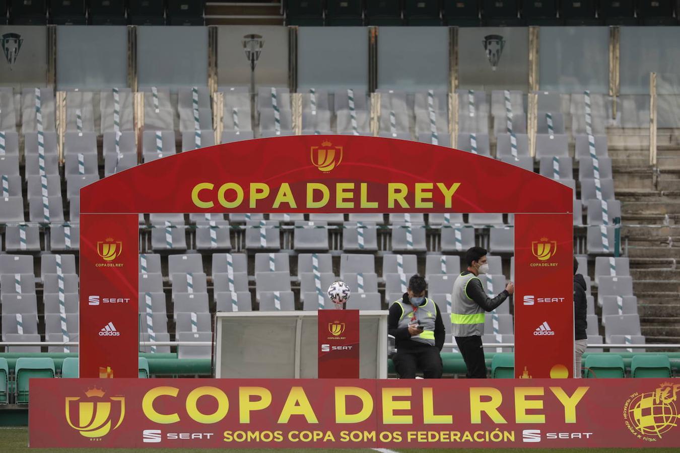 El ambientazo con 2.500 espectadores en la grada en el Córdoba CF - Getafe