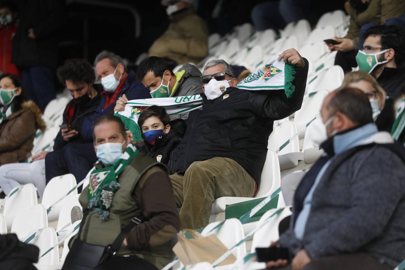 El ambientazo con 2.500 espectadores en la grada en el Córdoba CF - Getafe